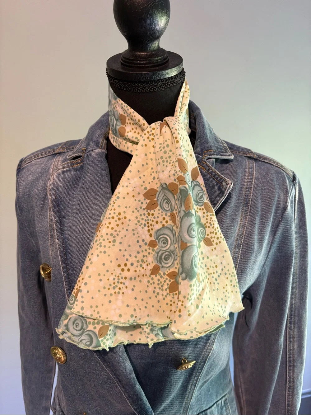 Vintage Ladies Elegant Floral Cream Neck Scarf with Teal Roses
